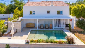 Laranjal Farm House - Solis